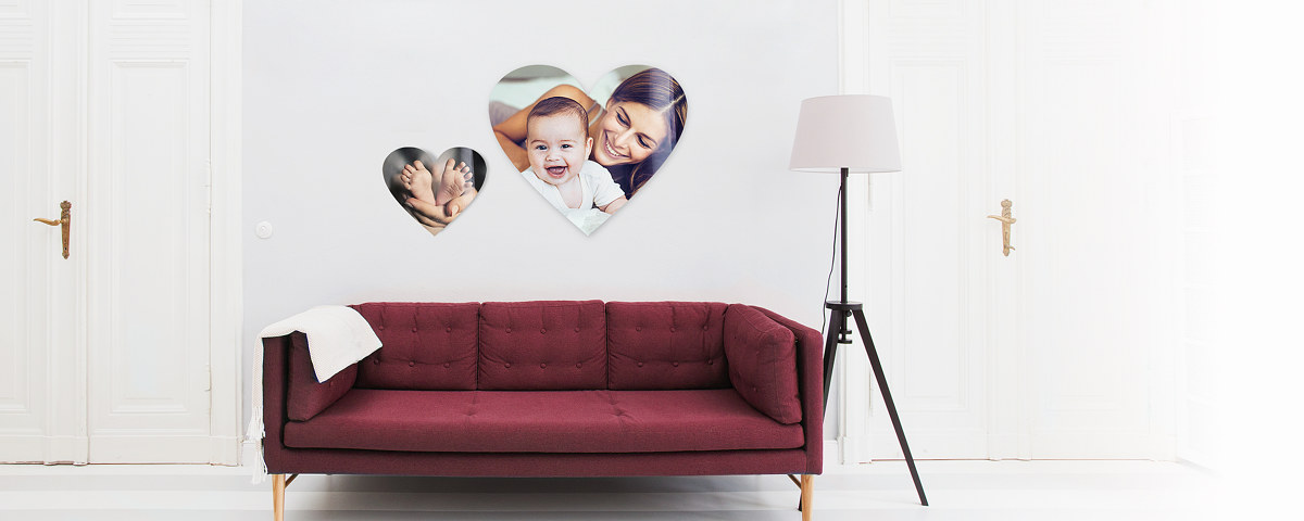 Babybilder Herzform Rote Couch Frontal