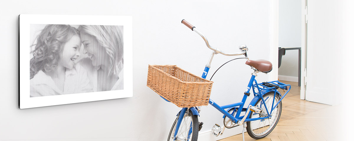 Mutter Tochter Blaues Fahrrad Halbtonbild Perspektive