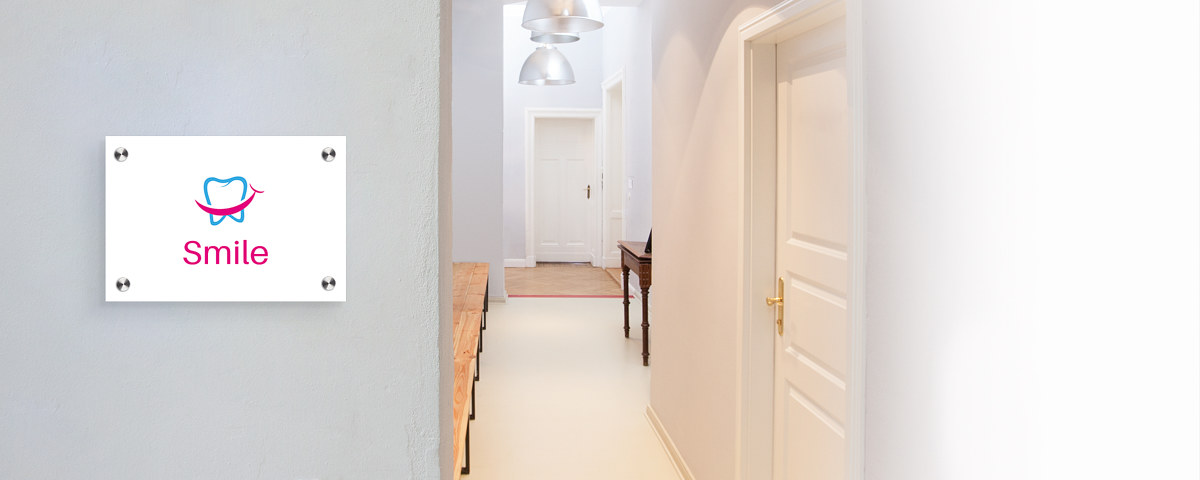 Praxisschilder Arzt Firma Wand Vor Flur Acrylglas Frontal