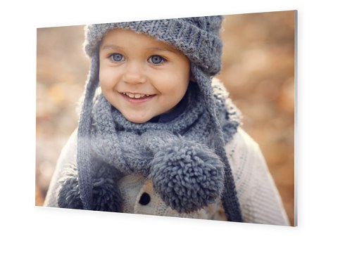 Lachendes Kind Mit Muetze