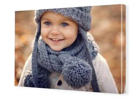 Lachendes Kind Mit Muetze