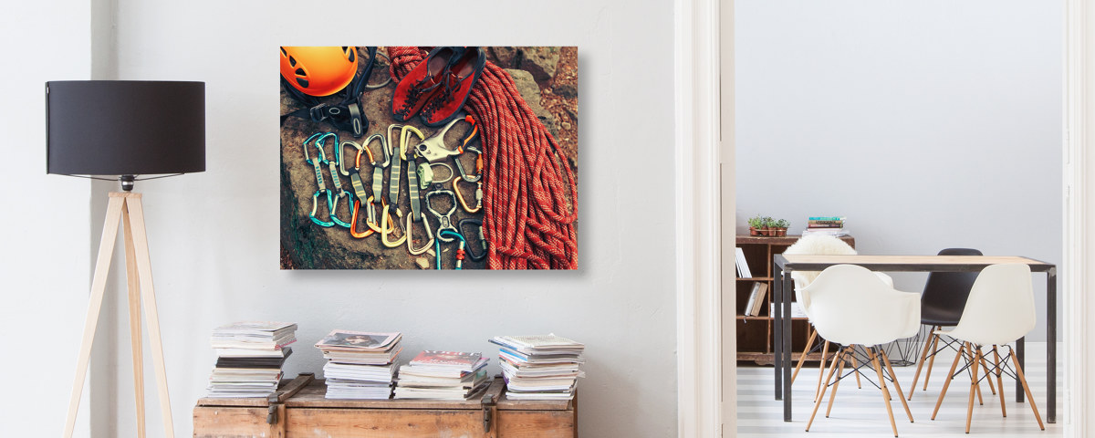 Kletterzubehoer Wohnzimmer Lampe Buecher Frontal