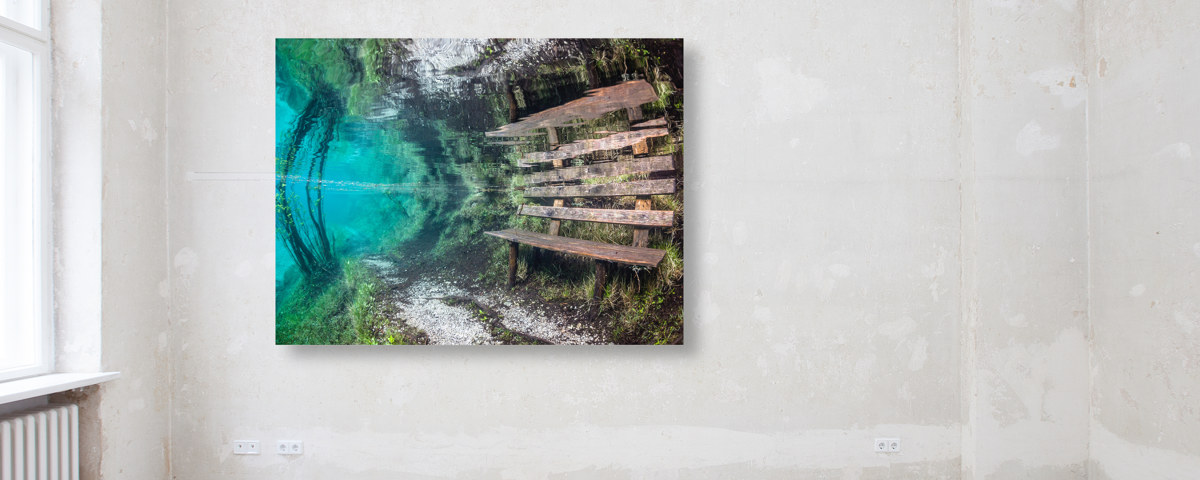 Photo de banc sous l'eau