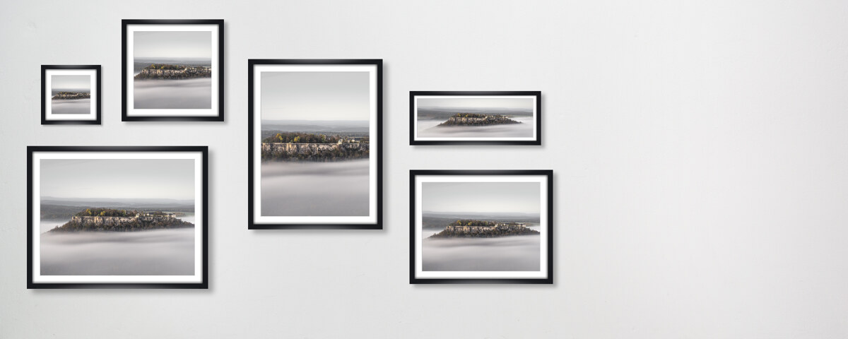 Burg Koenigstein im Nebel Elbsandsteingebirge