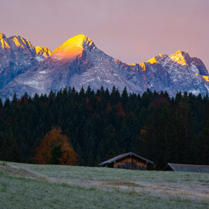 Gipfelgluhen im Wettersteingebirge