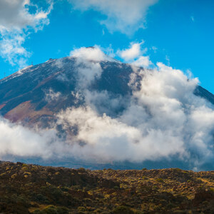 Vulkan Teide im Wolkenkleid