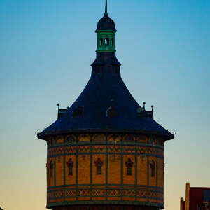 Wasserturm mit Mondmutze