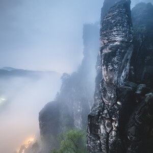 Basteiaussicht bei Nacht im Elbsandsteingebirge