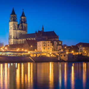 Blaue Stunde am Dom in Magdeburg