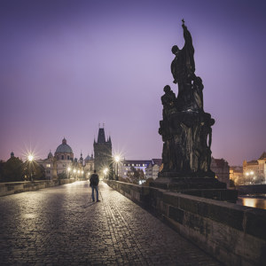 El fotógrafo en el Puente de Carlos
