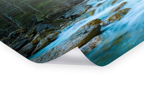 Gebirgsbach in den Alpen