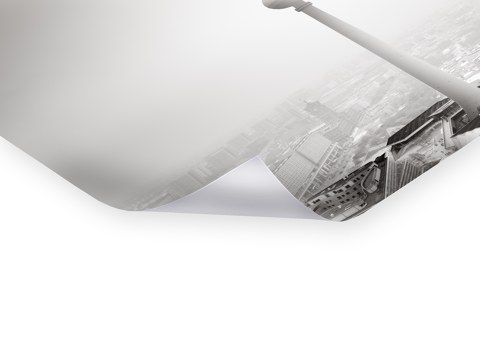 Berliner Fernsehturm im Nebel