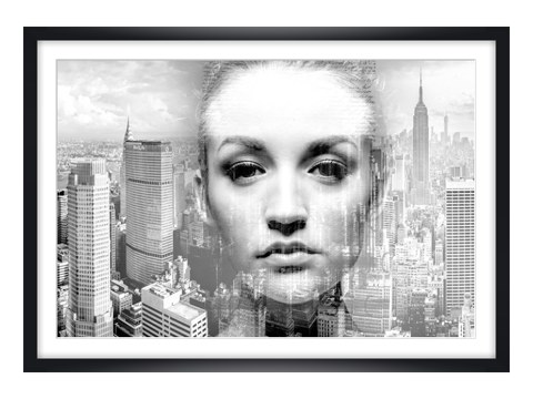 Poträt Frau in Stadt