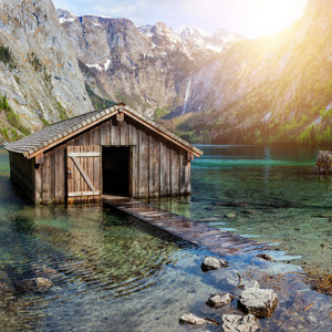 Seehütte in den Alpen